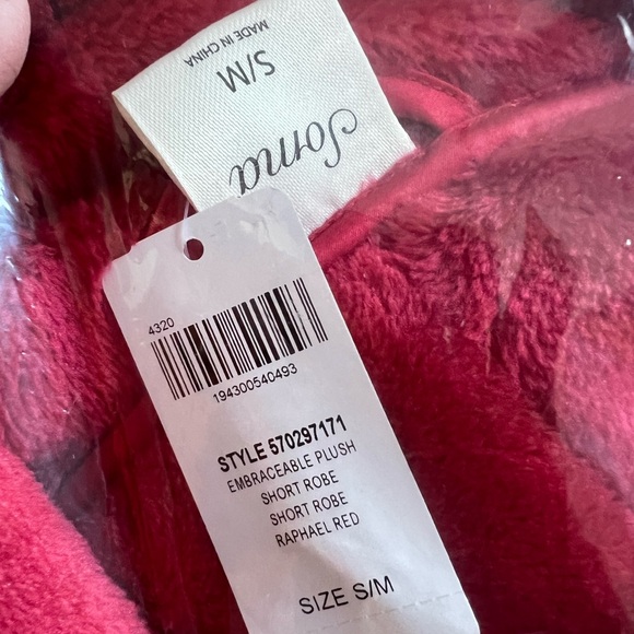 Soma Raphael Red Plush Robe - Picture 2 of 3